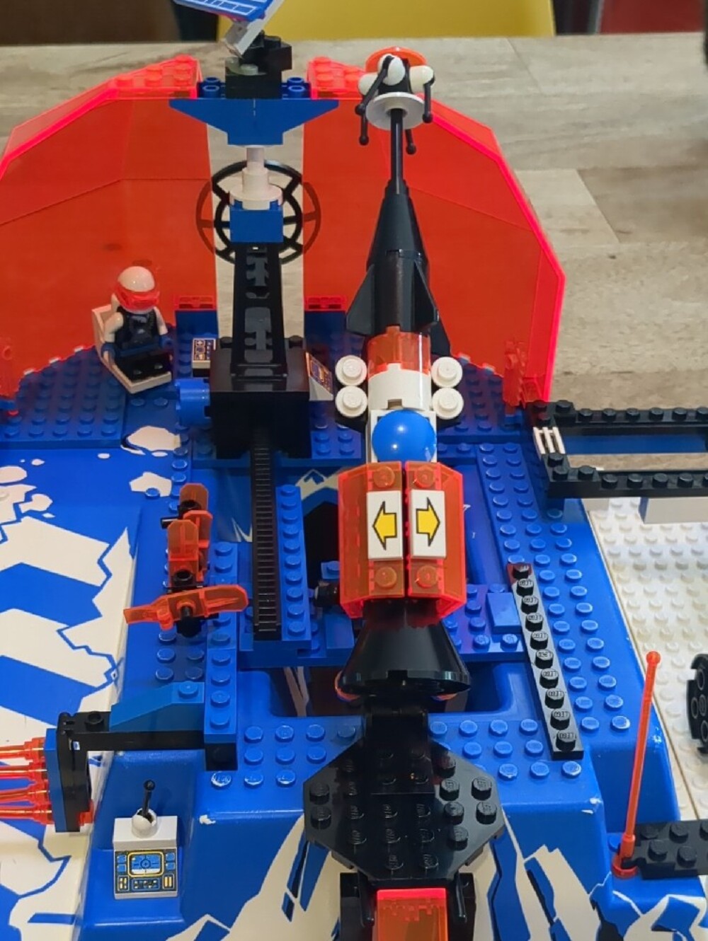 LEGO 6983 Ice Station Odyssey - RARE - Picture 5 of 15